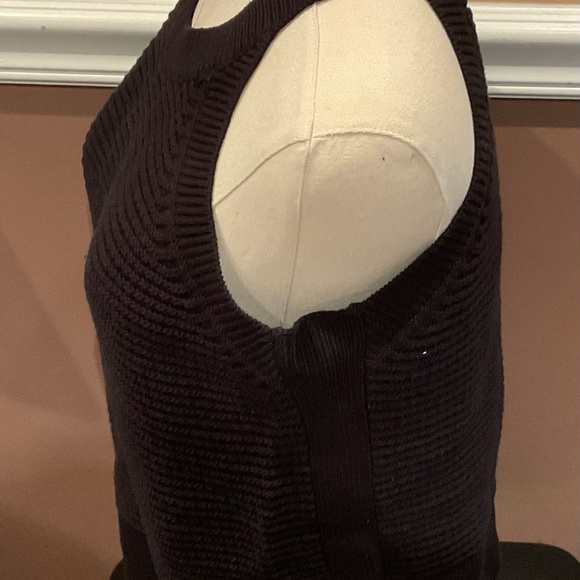 Calvin Klein Tank Top - Picture 2 of 4